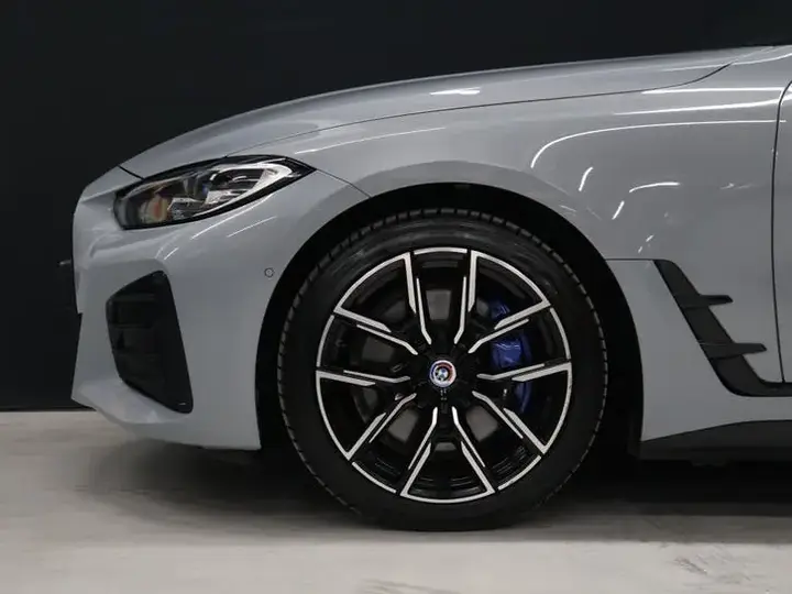 BMW I4 2022 photo 3