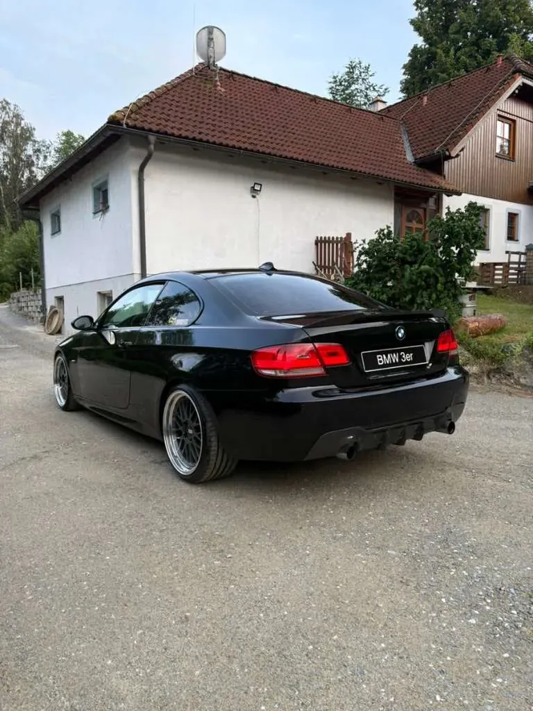 BMW 3 Series 2006 photo 2
