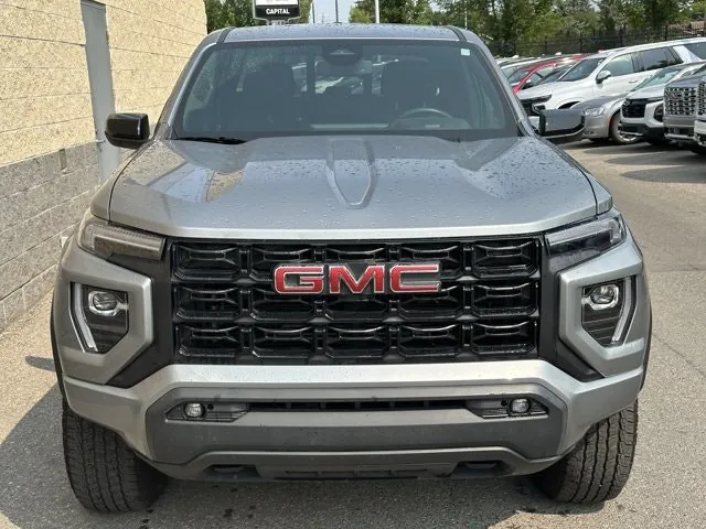 GMC Canyon 2025 photo 2