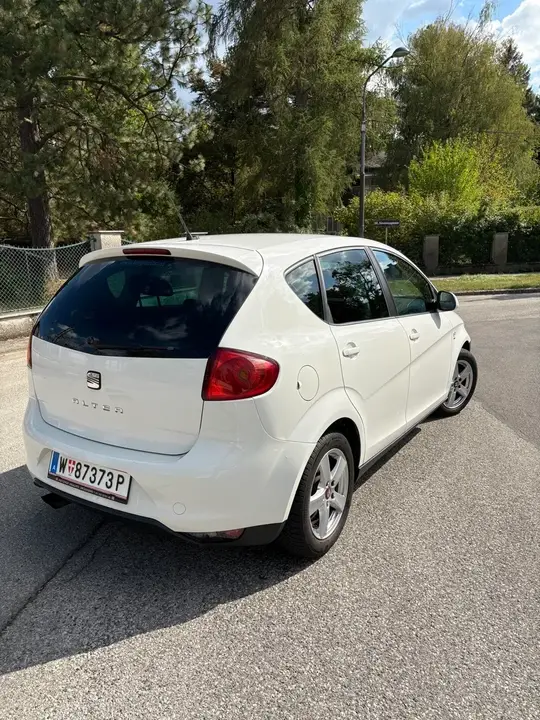 Seat Altea 2011 photo 3