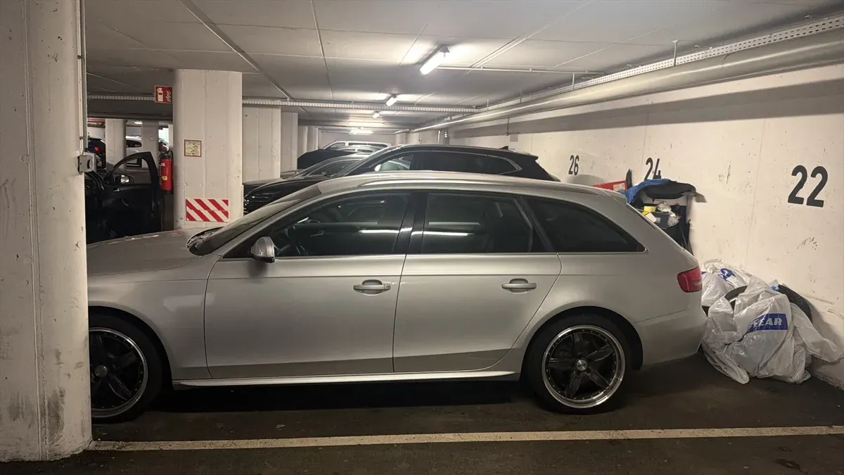 Audi A4 2010 photo 3