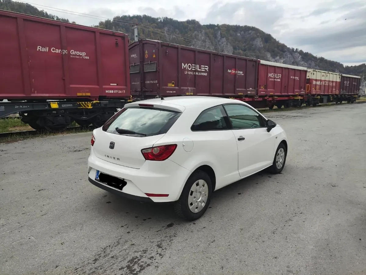 Seat Ibiza 2013 photo 3