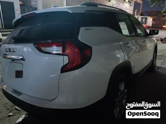 GMC Terrain 2023 photo 2
