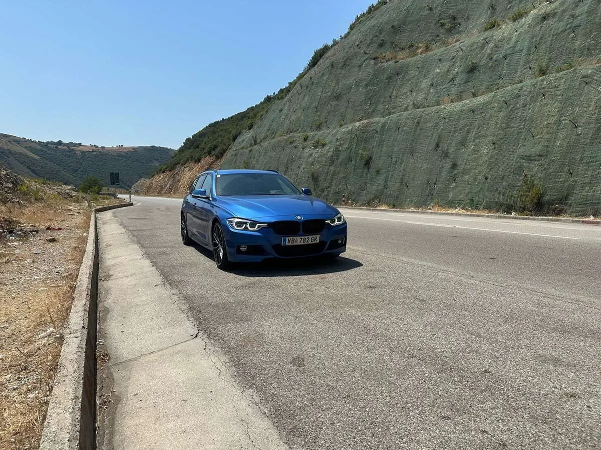 BMW 3 Series 2018 photo 3