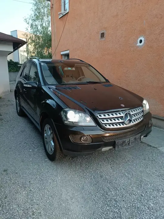 Mercedes-Benz M-Class 2008 photo 2