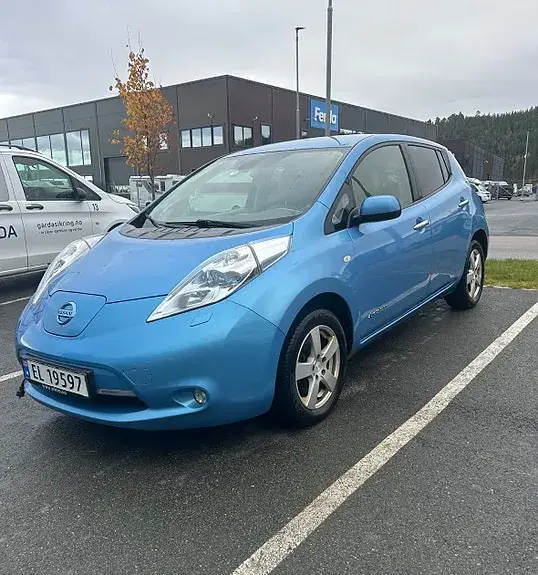 Nissan Leaf 2012 photo 2