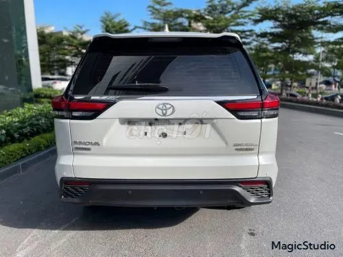 Toyota Innova Cross 2026 photo 3