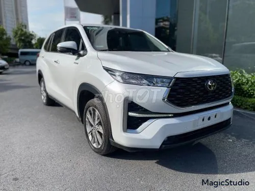 Toyota Innova Cross