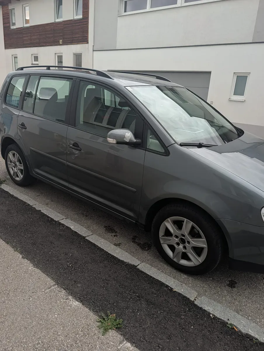Volkswagen Touran 2005 photo 3