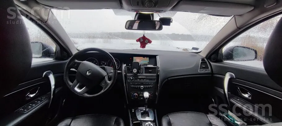 Renault Latitude 2012 photo 3