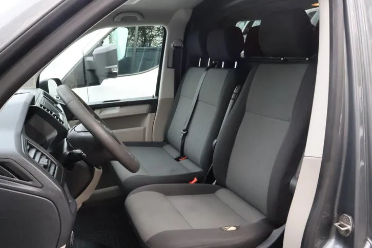 Volkswagen Transporter 2019 photo 2