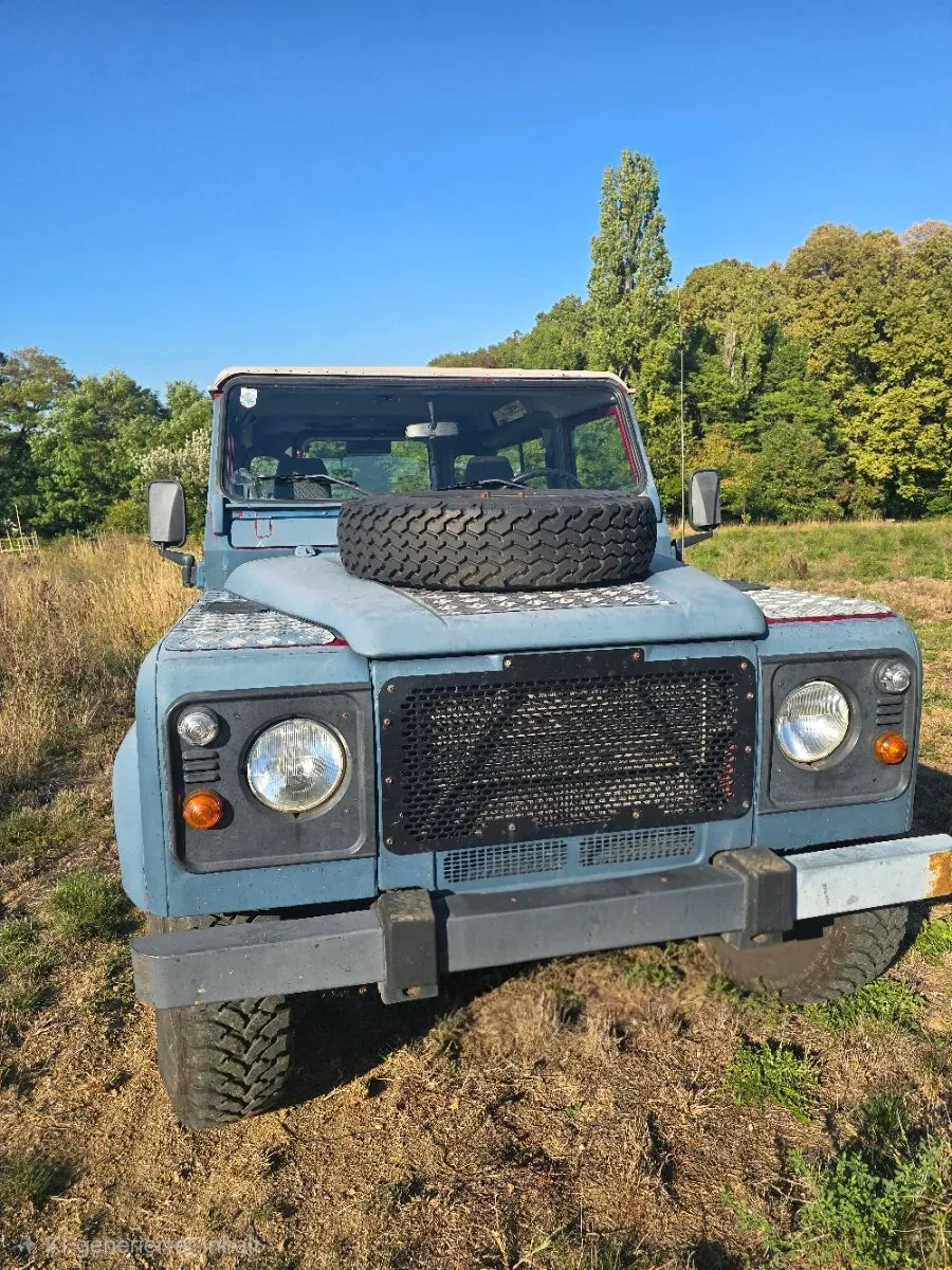 Land Rover Defender 2000 photo 2
