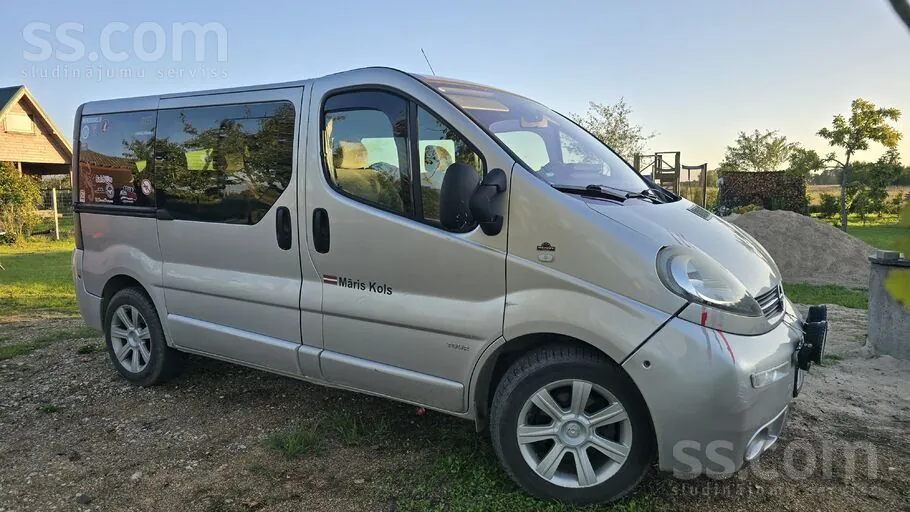Opel Vivaro 2005 photo 2