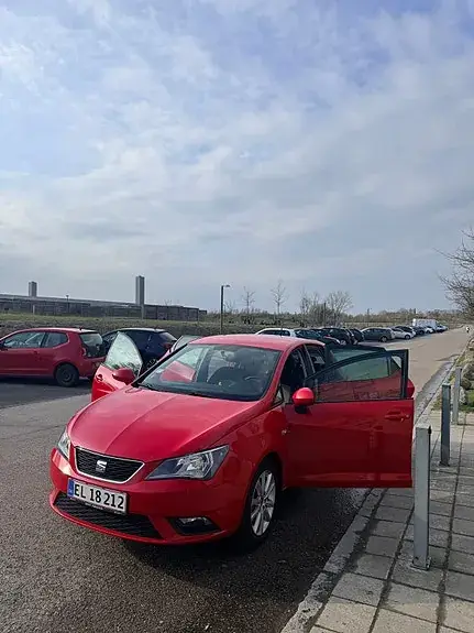 Seat Ibiza 2015 photo 3