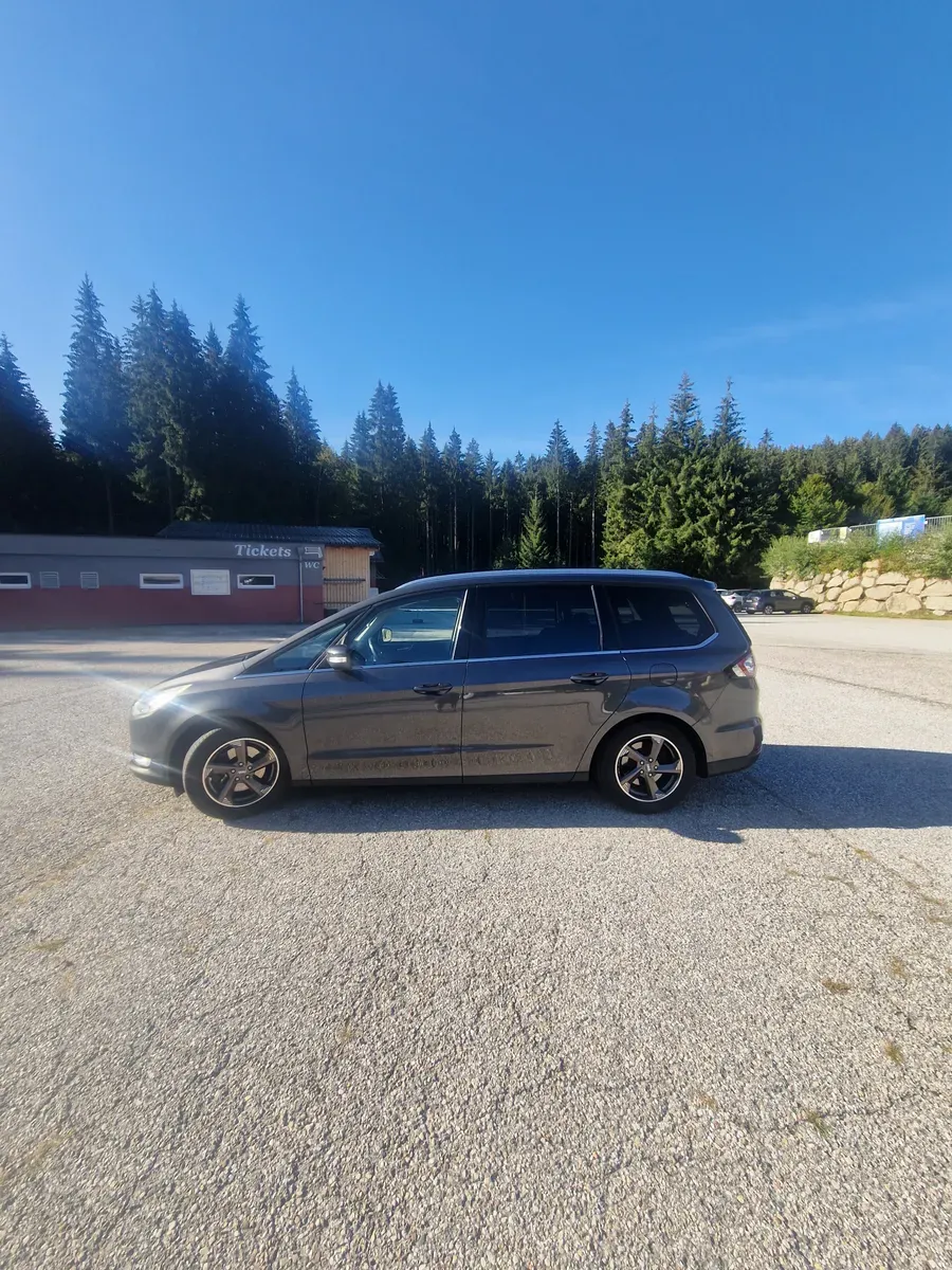 Ford Galaxy 2016 photo 3