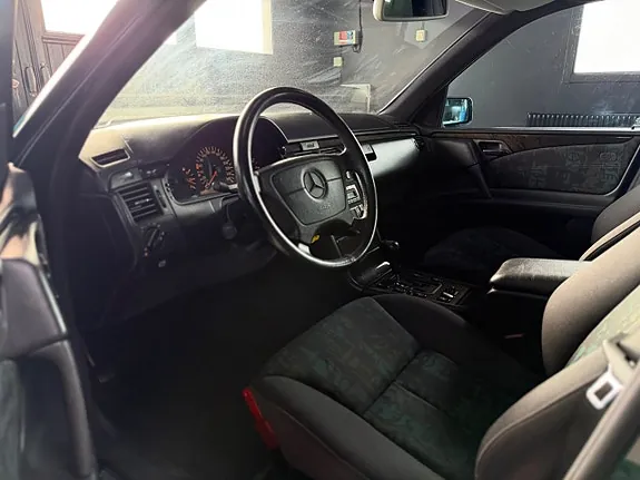 Mercedes-Benz E-Class 1998 photo 5