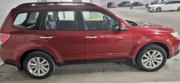 Subaru Forester 2011 photo 2