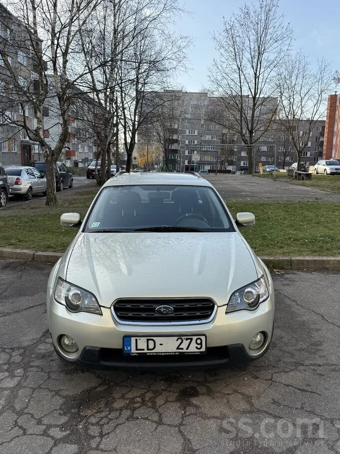 Subaru Legacy 2006 photo 2