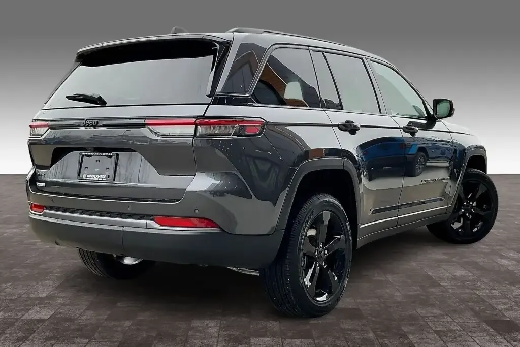 Jeep Grand Cherokee 2026 photo 5