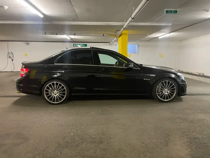 Mercedes-Benz C 63 Amg 2009 photo 3