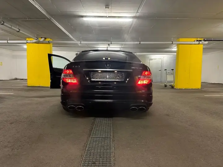 Mercedes-Benz C 63 Amg 2009 photo 2