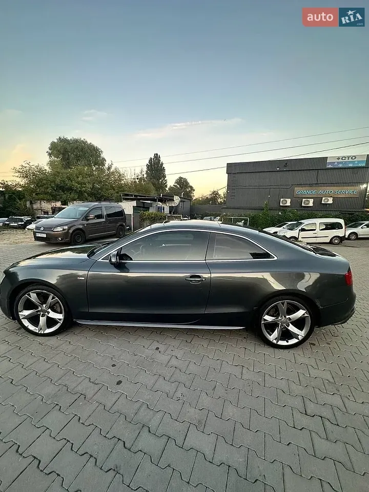 Audi A5 2010 photo 2
