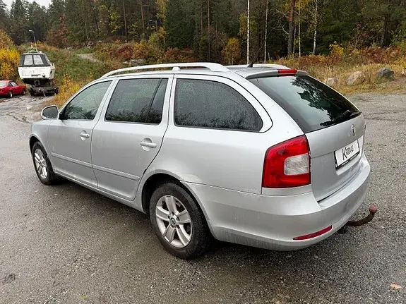 Skoda Octavia 2011 photo 4