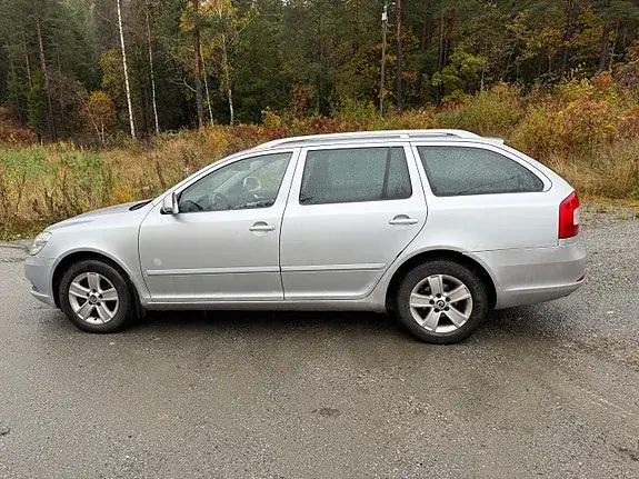 Skoda Octavia 2011 photo 5