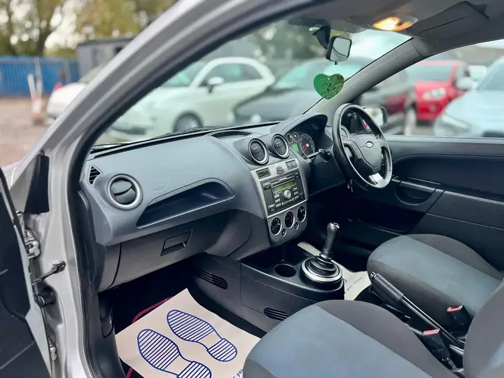 Ford Fiesta 2007 photo 5