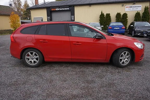 Volvo V60 2013 photo 2