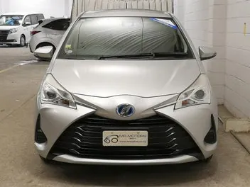 Toyota Vitz 2017 photo 5