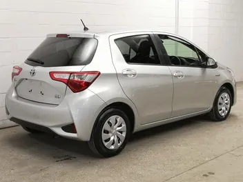 Toyota Vitz 2017 photo 3