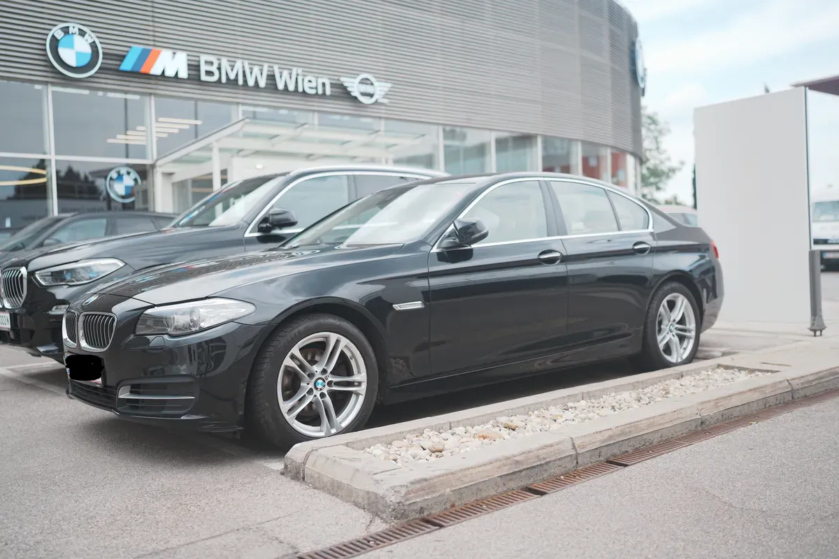 BMW 5 Series 2013 photo 2