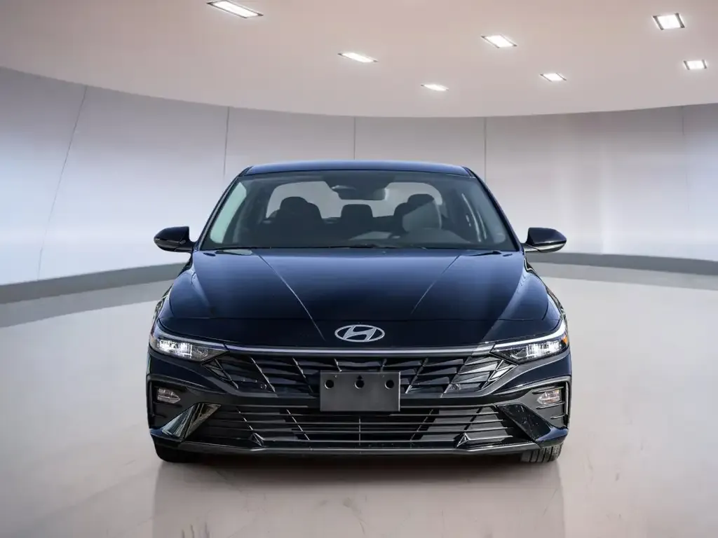 Hyundai Elantra 2026 photo 4