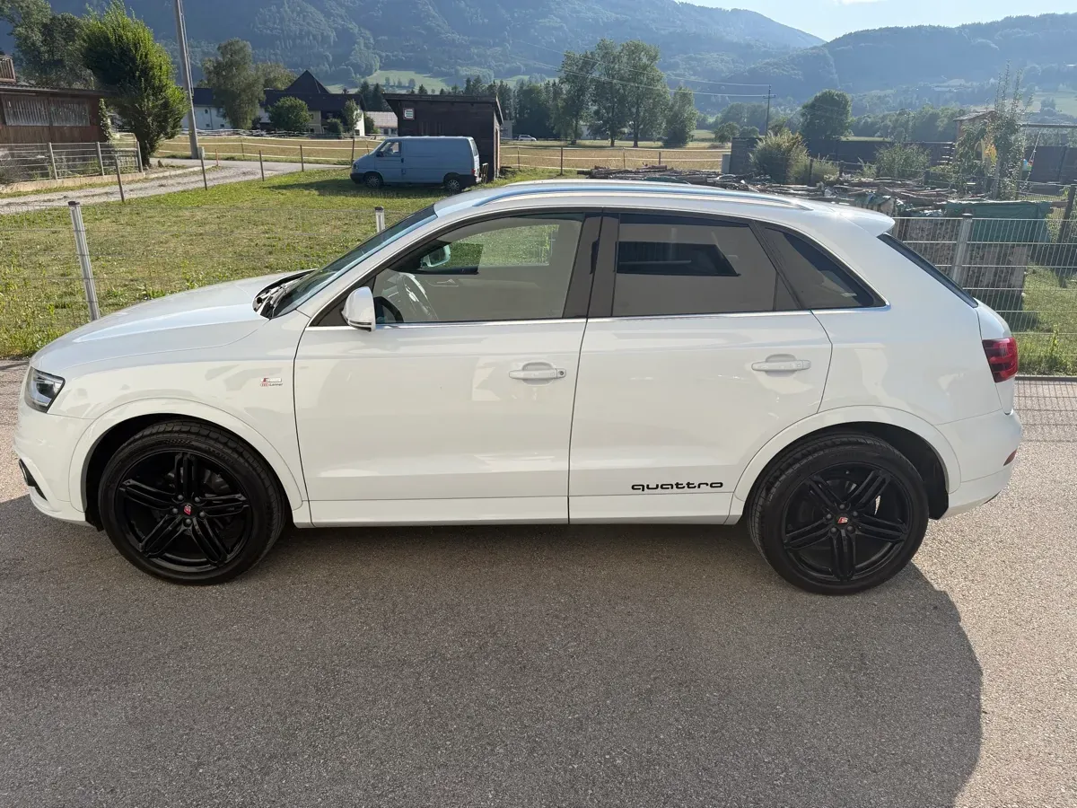 Audi Q3 2012 photo 2