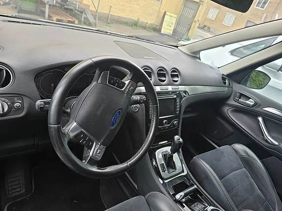 Ford Galaxy 2011 photo 5