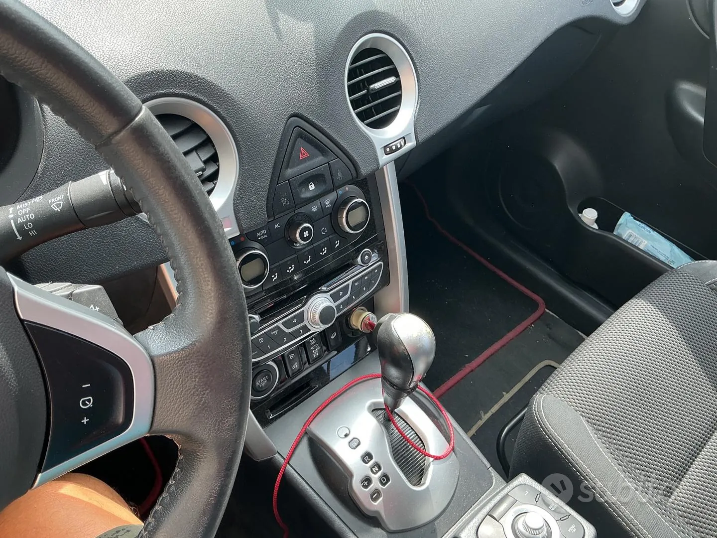 Renault Koleos 2011 photo 2