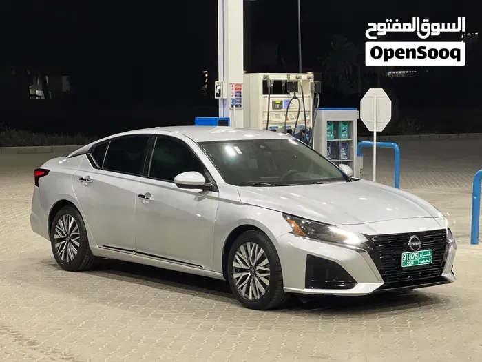 Nissan Altima 2023 photo 2