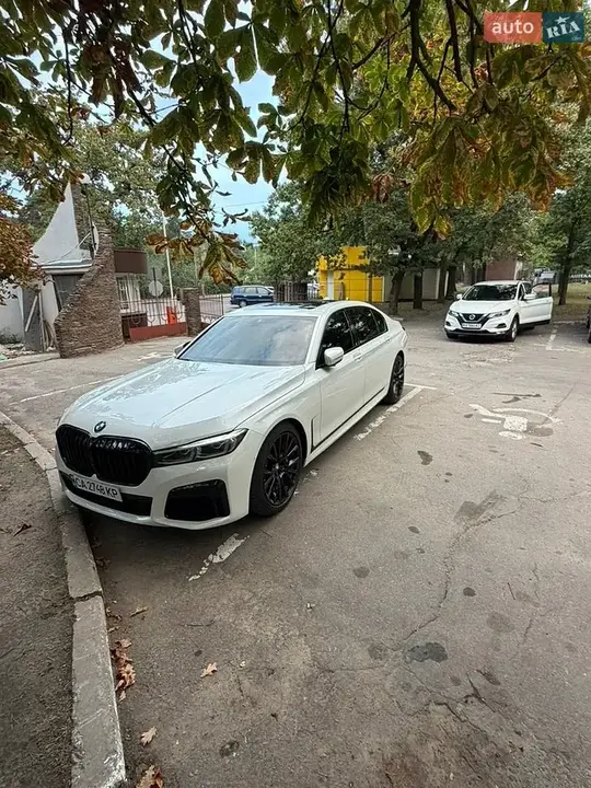 BMW 7 Series 2022 photo 2