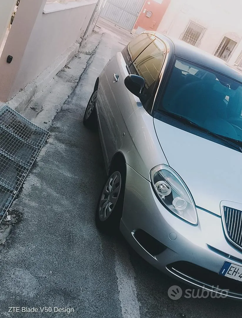 Lancia Ypsilon 2011 photo 2