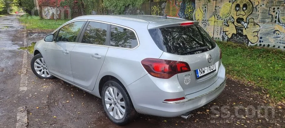 Opel Astra 2012 photo 4