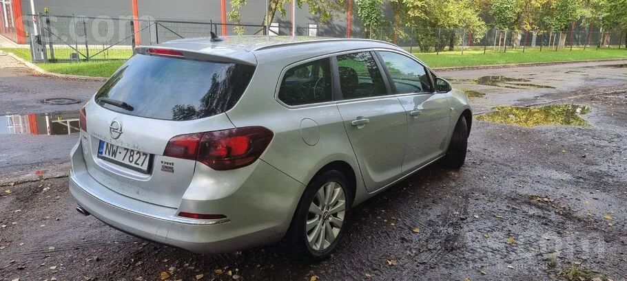 Opel Astra 2012 photo 3