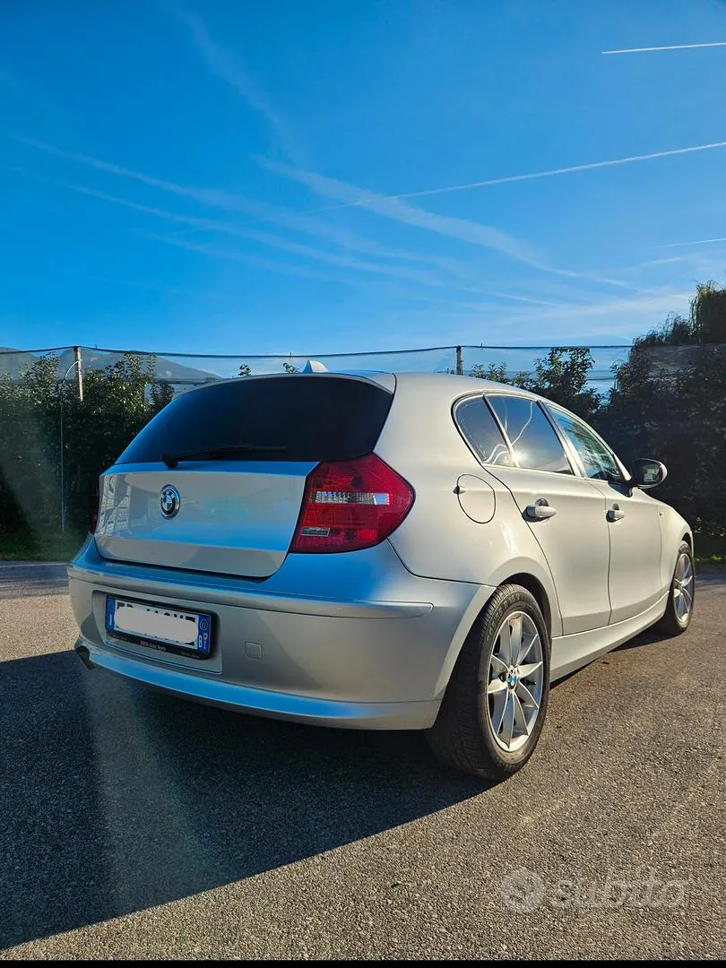 BMW 1 Series 2011 photo 2
