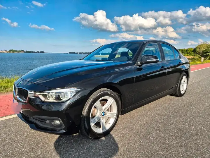 BMW F30