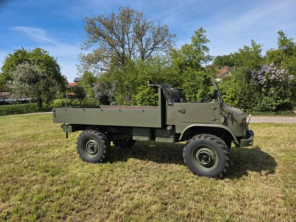 Mercedes-Benz Unimog 404