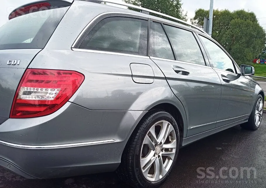 Mercedes-Benz C200 2011 photo 5