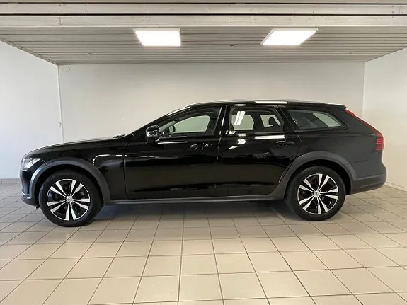 Volvo V90 Cross Country 2022 photo 2