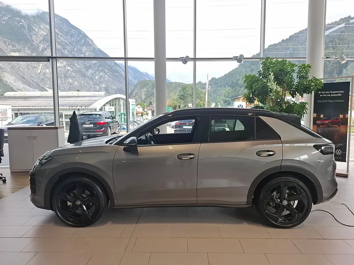 Volkswagen T-Roc 2026 photo 2