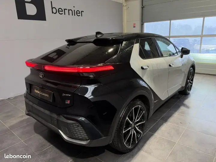 Toyota C-Hr 2024 photo 3