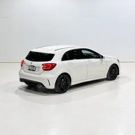 Mercedes-Benz A 180 2014 photo 3